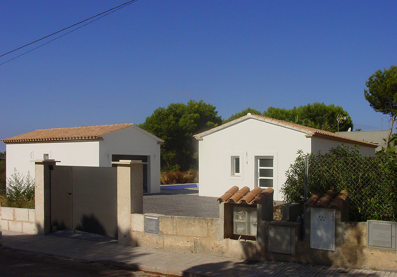 Holiday home, view from the street